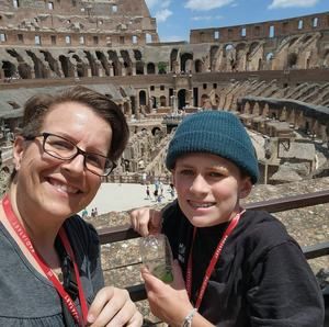 Meet your Posher, Laura